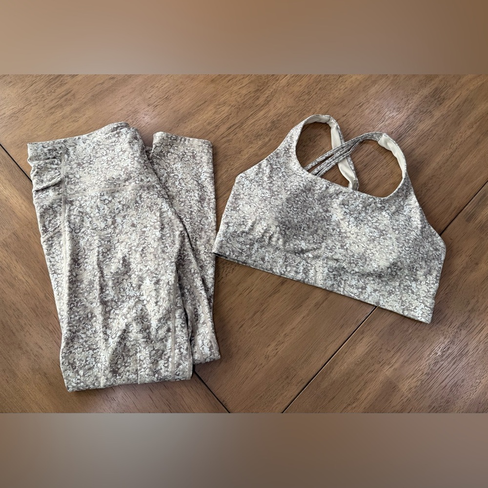 Zyia Bentonite Ruched Pocket Hi-rise 7/8 24" Leggings and Sports Bra 2 piece set